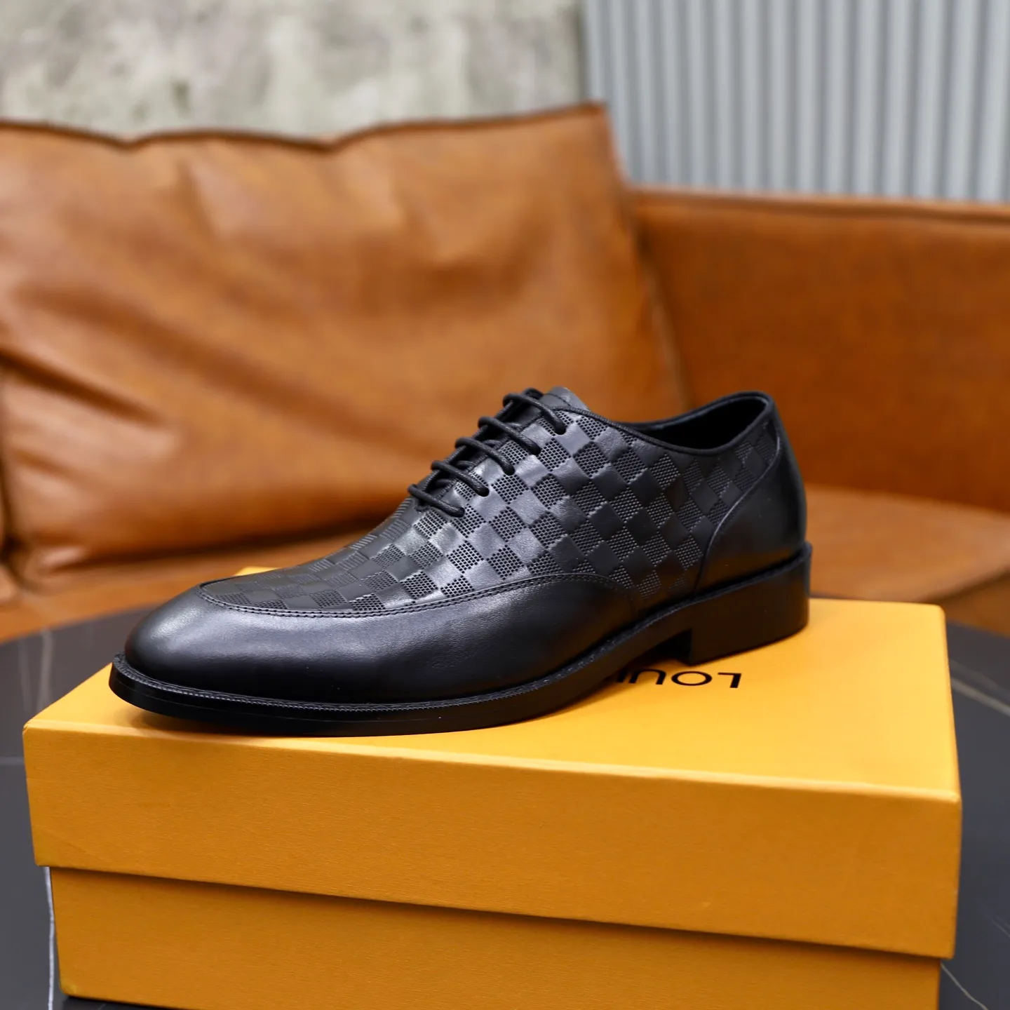 Men's shoes: 280🙅‍♂️🙅‍♂️🙅‍♂️Niuli Brand: LV Louis Vuitton Size: 39-44 (38, 45, 46 can be customized) Level: Counter classic Material: Original soft cowhide upper Comfortable cowhide lining Original lightweight outsole Style category: Formal business casual driving leather shoes Color: Color of the actual picture